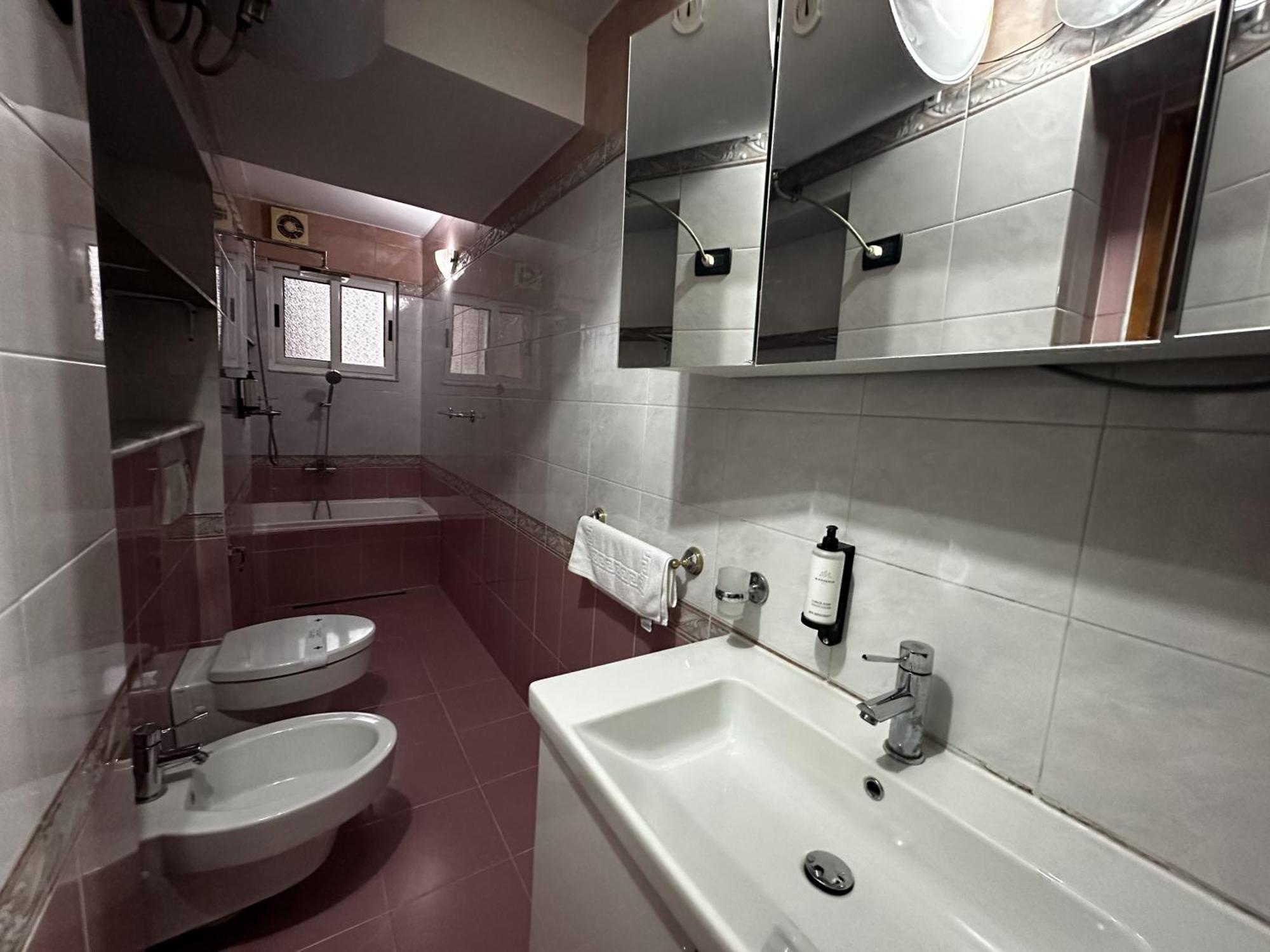 Tirana Treasure: Chic 2Br-Apartment 8Min To Skanderbeg Place Exterior photo